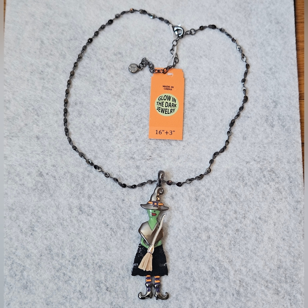 Bella and Jack  Glowing  Witch Pendant 🧙‍♀️ with moving Legs.